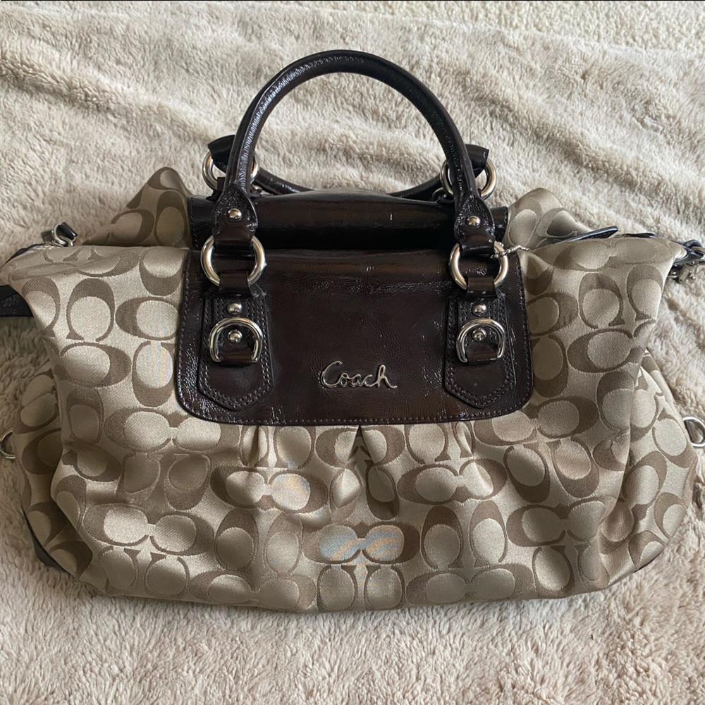 ⭐️ COACH Ashley Signature Satchel, F15440
